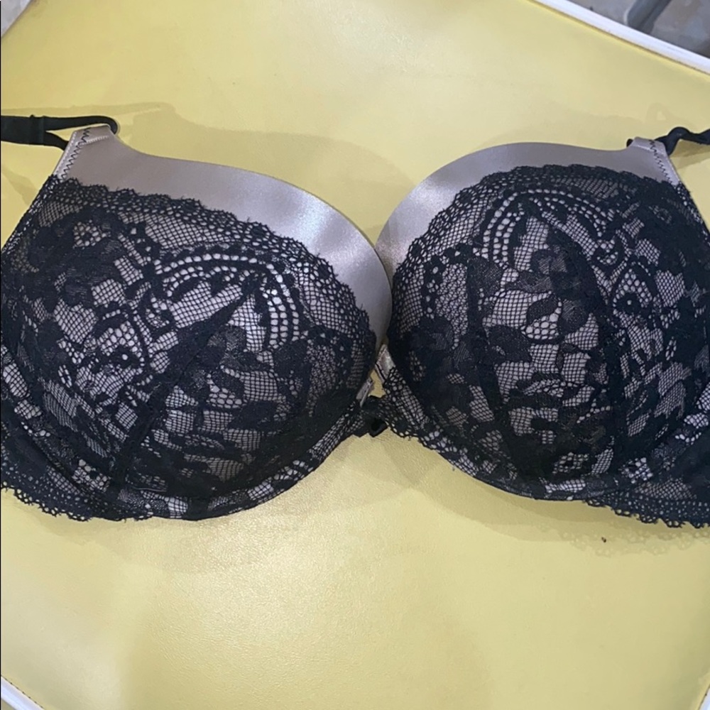 Victoria’s Secret Push Up Bra✨New With Tag